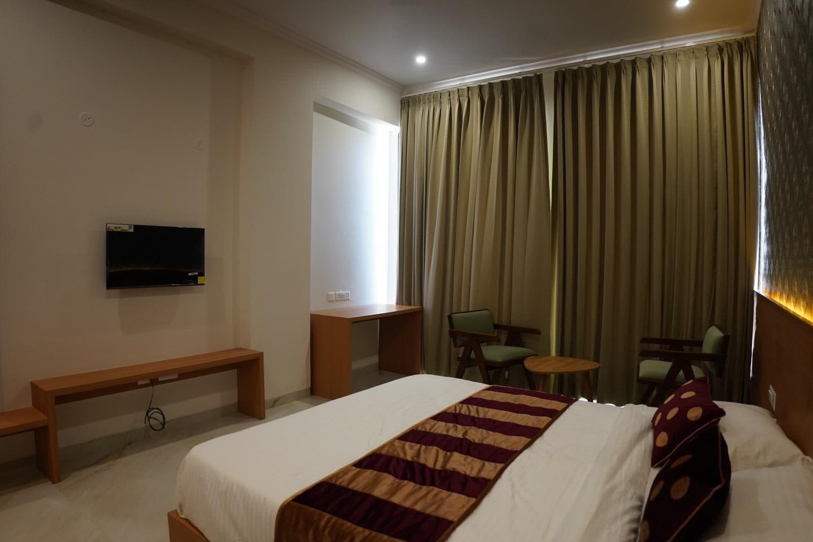 Executive Room TV unit