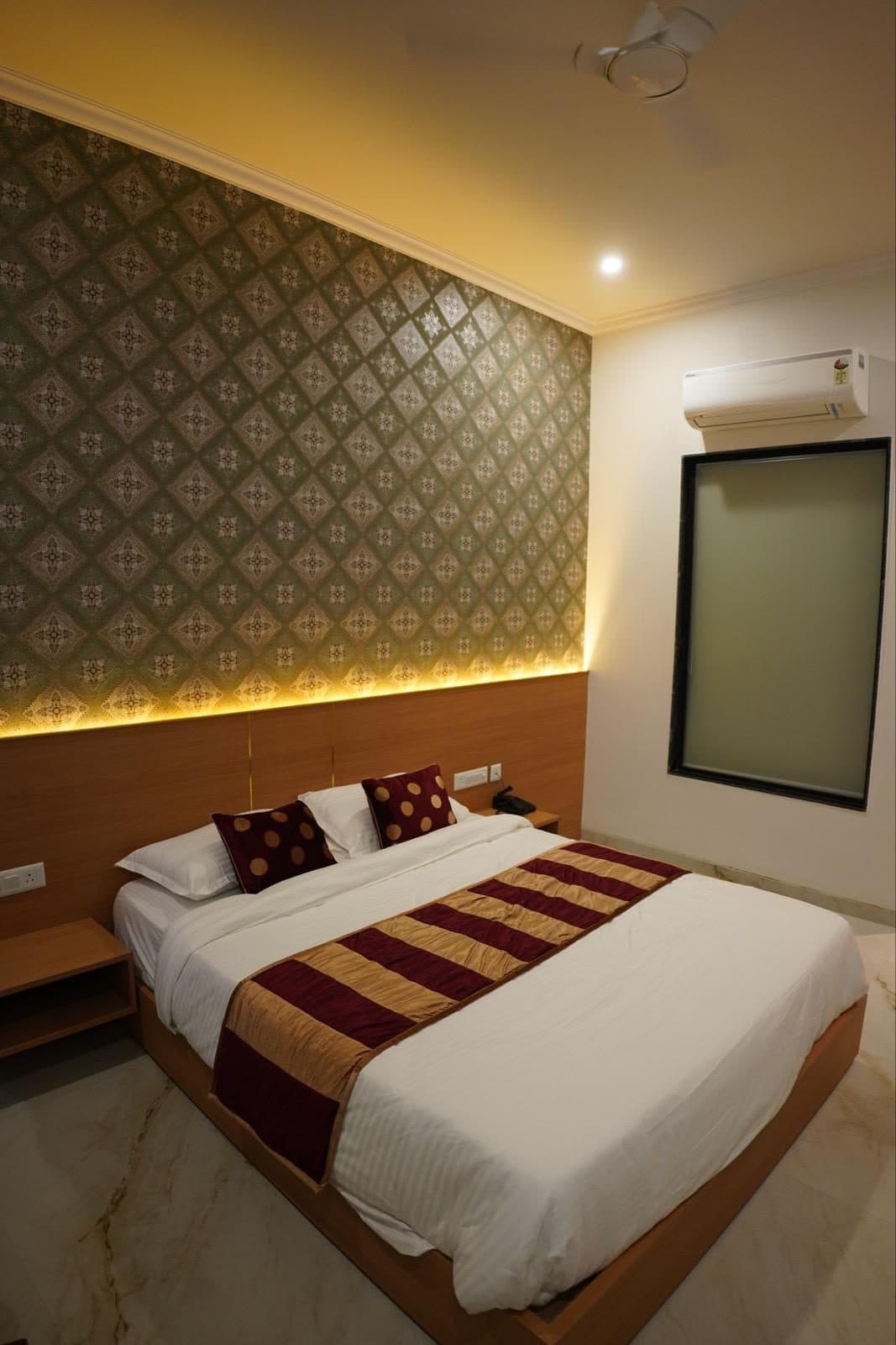 Executive Room bed