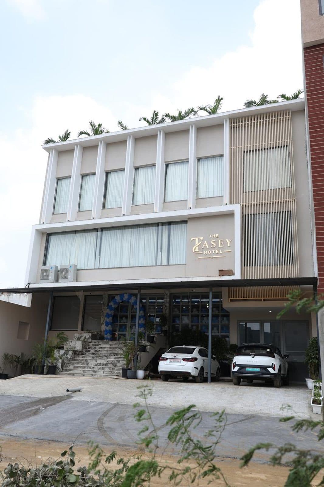 The Tasey Hotel exterior and entrance